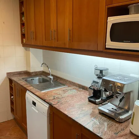 Punta Marina 1135, Luxury 2 Bed, 2 Bath Appt Wifi,air Con,overlooking Pool